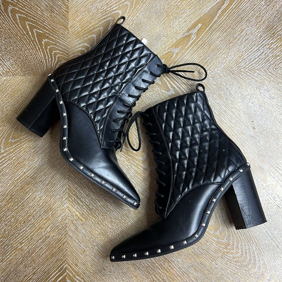 CHARLES BY CHARLES DAVID Black Studded Diplomat Quilted Lace Up Boot 8 - Picture 4 of 11